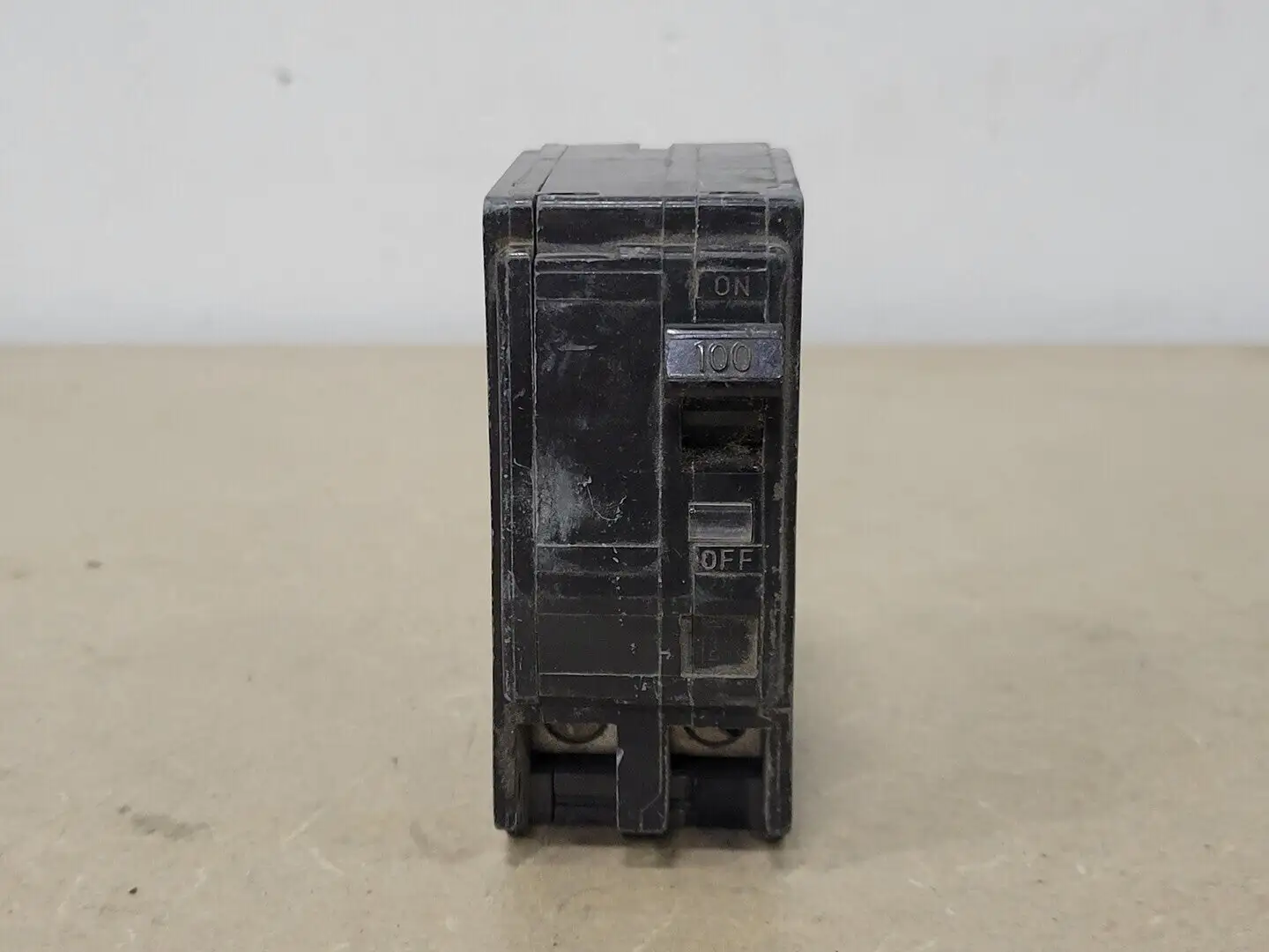 USED SQUARE D QOA2100