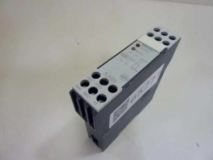 Used SIEMENS 3UN2 100-0AF7 Circuit Boards Michigan US | Ideal Machinery #571834