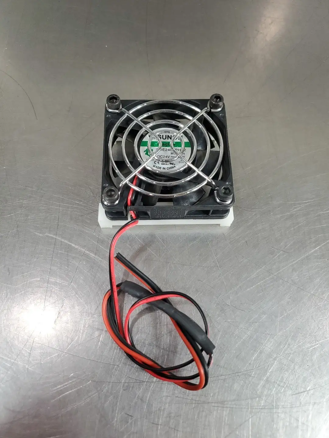 SUNON KDE2406PHV2 24VDC 24V 1.3W IPC Axial Cooling Fan. 5D-17