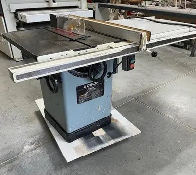 DELTA UNISAW 52-702, 10" TABLE SAW