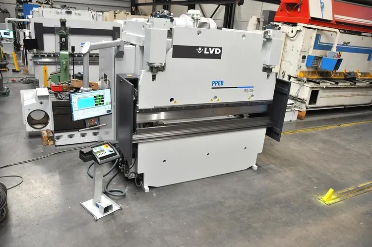 Used LVD PPEB 80 TON X 2500 MM CNC Press Brakes | Apt International N.V #373047