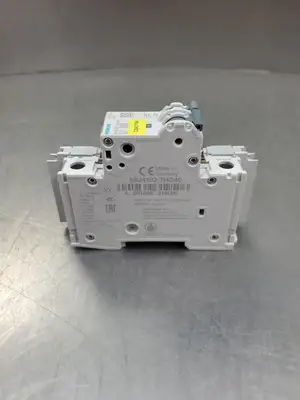 USED Siemens 5SJ4102-7HG40 Circuit Breaker w/5ST301 AS Auxiliary Switch
