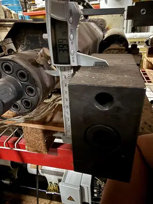 USED CINCINNATI MILACRON VS33-28MM