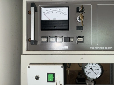 M Braun Glove Box System with Oxygen and H2O Analyzers Mb150b-G-1