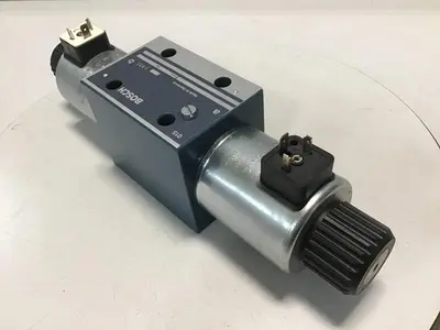 USED BOSCH 0 810 001 700