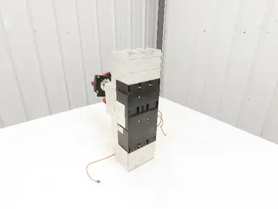 Moeller NZMN3-AE 600-NA 3 Pole Circuit Breaker 600 Amp 600V Thru-Door Disconnect