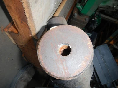 Fisher 1/2" 250 Rating, Iron, Threaded 3 - Way Control Valve