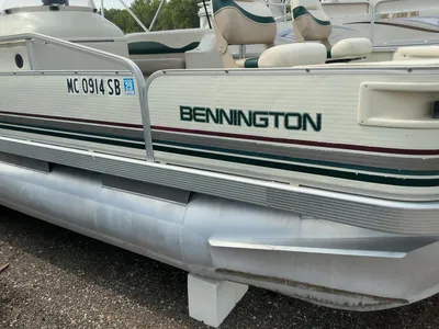 Used 2001 BENNINGTON 227 FS Boats (Misc) Michigan US | Miedema Asset Management Group #1321235