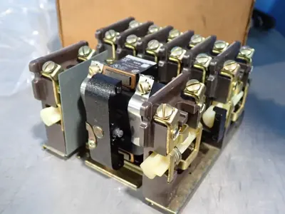 USED JOSLYN CLARK CONTROLS 5U876