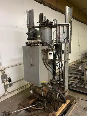 Whallon High Speed Bright Can Palletizer