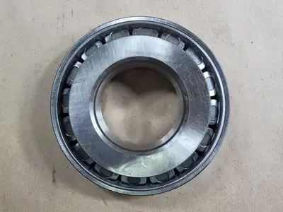 NEW SKF 31313 J2/QCL7C