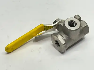 76-601-01A | Apollo  Ball Valve 3-Way CF8M 1/2" 800CWP - New – Open box
