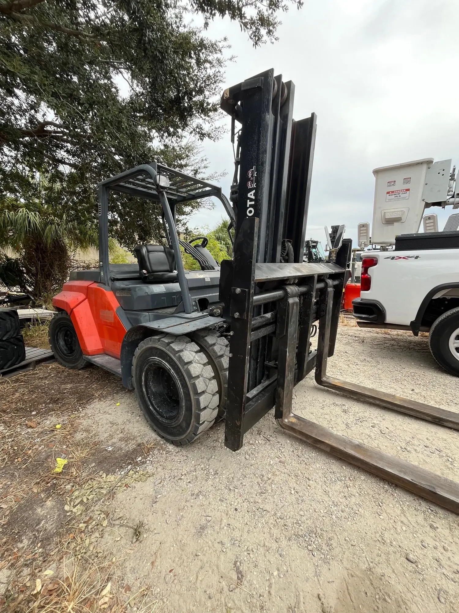 Used 2017 TOYOTA 8FD70U Misc Forklifts Illinois US | Forklift Exchange #1272999
