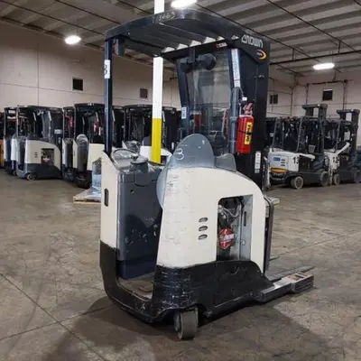 USED 2016 CROWN RR5725-45