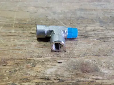 1/4", x 3/8", Tee, 1/4" MPT - 3/8" FPT