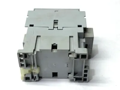 USED SPRECHER+SCHUH IEC CONTACTOR 3-POLE 12A 600VAC