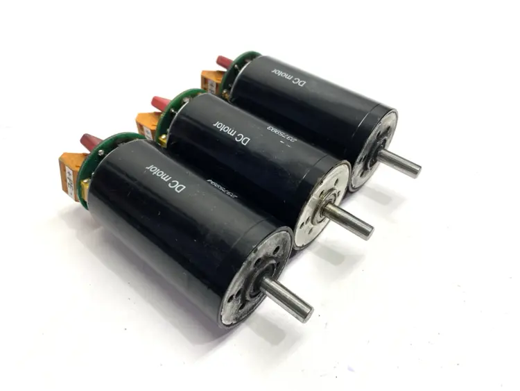 Used UNBRANDED DC MOTOR W/ AB722 PCB BOARD LOT OF 3 Circuit Breakers | Maverick Industrial Sales #1101258