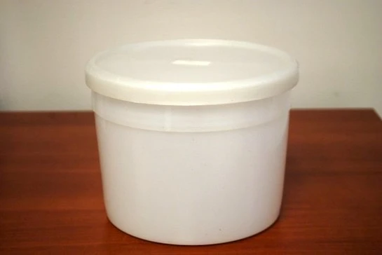 Container 64 oz and Lid