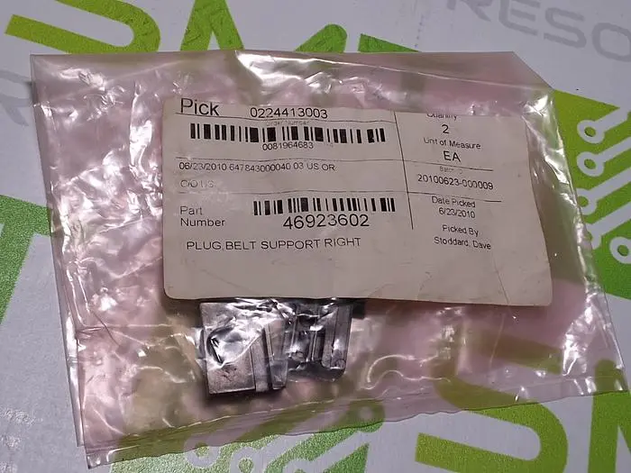UNIVERSAL INSTRUMENTS 46923602 BELT SUPPORT RIGHT PLUG - LOT OF 2 - NEW