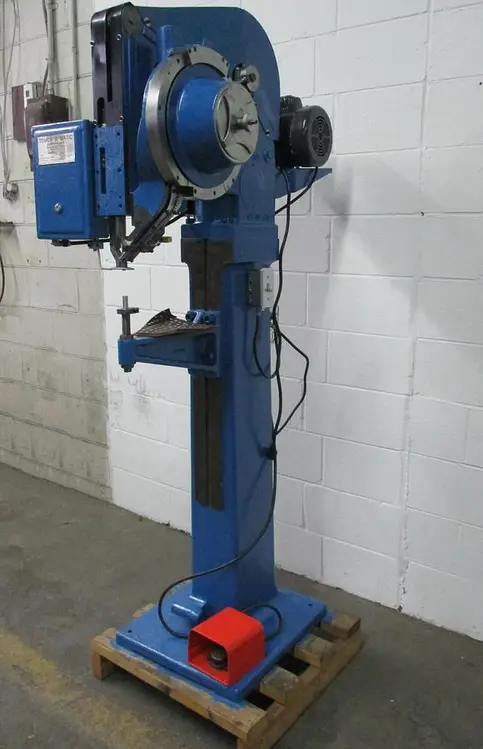 Used CHICAGO 990 Riveters CA | B & B RIVET MACHINE #746482