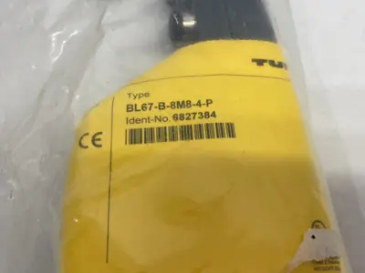 NEW TURCK BASE MODULE 8× M8 4-PIN CONNECTION 6827384