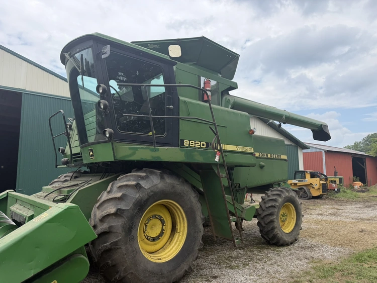 Used JOHN DEERE 8820 TITAN II COMBINE Combines Michigan US | Miedema Asset Management Group #1443282