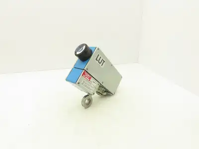 Sick LUT 1-440 Electronic Liminescence Adjustable Sensitivity Sensor 18-30 VDC