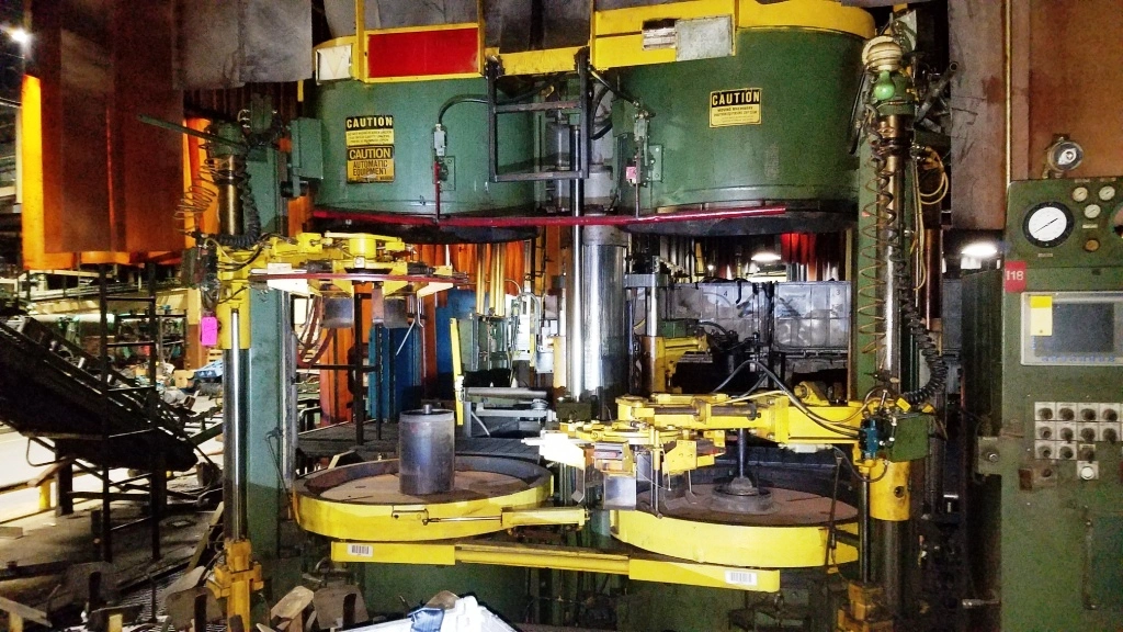 NRM Autolok 44.5" Hydraulic Tire Press