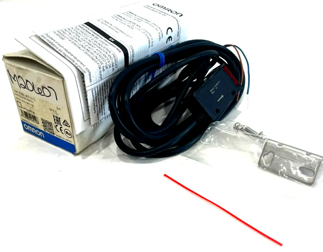 NEW OMRON E3S-AT11-L 2M PHOTOELECTRIC SENSOR E3SAT11L 2M