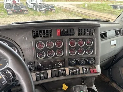 USED 2018 KENWORTH T880