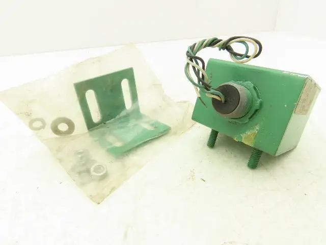 Peco C-3020 Solid State Proximity Sensor Cube