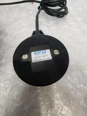 NORDSON EFD LLC EFD ULTIMUS DISPENSER 7002003 WITH EFD 2422-1 FOOT PEDAL