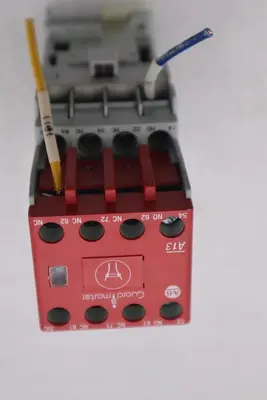 ALLEN BRADLEY 700-CF310Z* SER. A RELAY COIL WITH AB 100S-F SER. B STOCK L-163-A