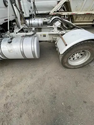 USED 2011 MACK PINNACLE CXU612