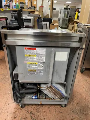 Used Randell Used 27" Randell 9402-290 Work Top Refrigerator 5.7 cu ft 115V - JD Worktop Refrigerators Illinois US | Falcon Restaurant Supply #1375038