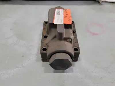 USED PARKER FILTRATION D1VHW4CNYCF4 75