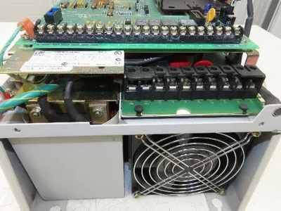 Allen Bradley 1336S-B010-AN-EN5 AC Variable Speed Drive Ser D VFD 480V 3Ph 10HP
