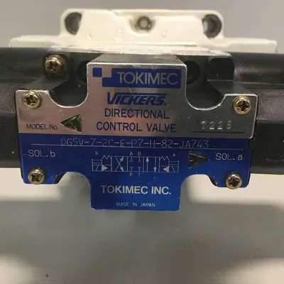USED TOKIMEC VICKERS DG5V-7-2C-E-P7-H-82-JA743