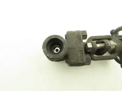 Ilshin 8A05-5 Steel Gate Valve 1/2" Socket Weld 1975psi Class 800  Lot of 3