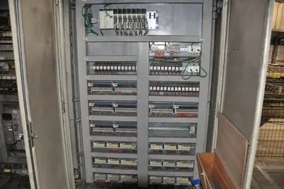USED VALETTE PANEL PRESS 410 TON
