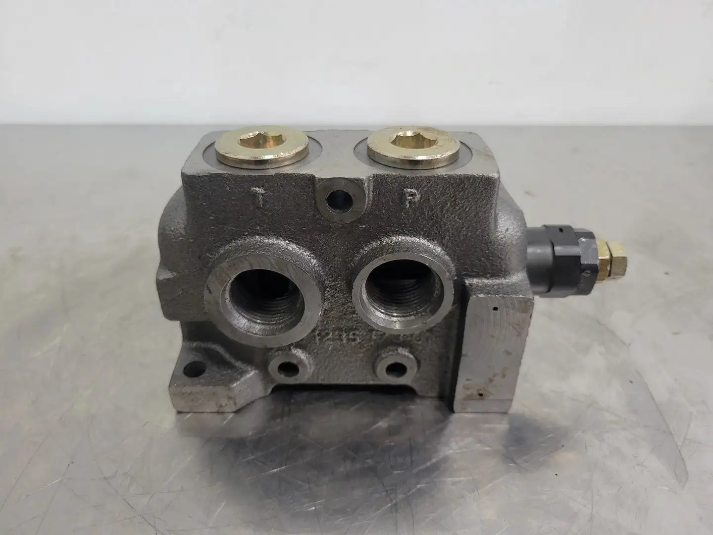 Directional Control Valve 1" T/P Ports 12351730
