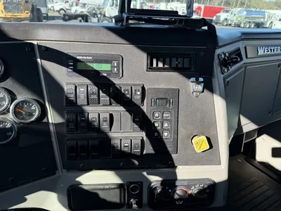 Used 2016 WESTERN STAR W4900SB GALBREATH Rolloff Trucks Minnesota US | Carco Truck & Equipment #1514197