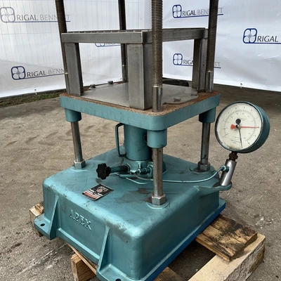 Apex Hydraulic Press 10 Ton 300mm Square