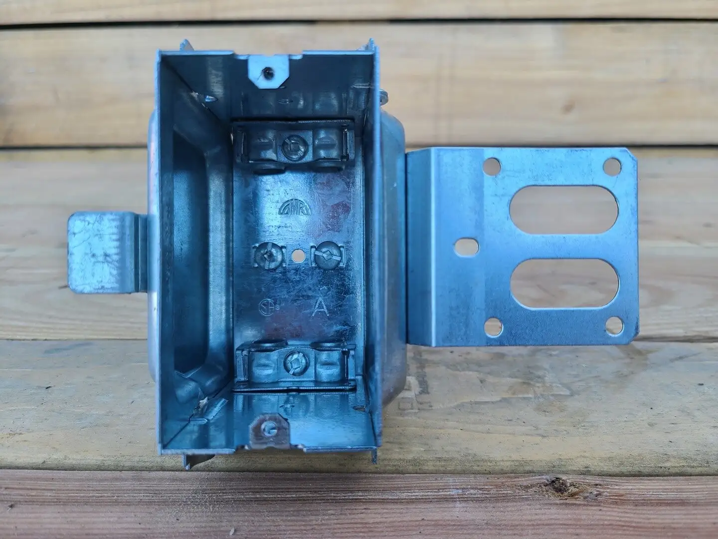 Steel Stud Device Box Wraparound Bracket (Box of 20)