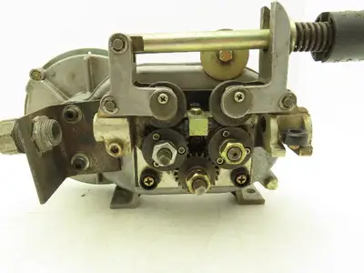 Yaskawa Electric PMEE-12CBB Welder Wire Motor Feeder 24VDC Size 1.0 Rollers