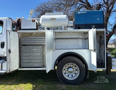 Used 2015 FREIGHTLINER BUSINESS CLASS M2 106 Service & Utility Trucks California US | Mittry Construction #1363489