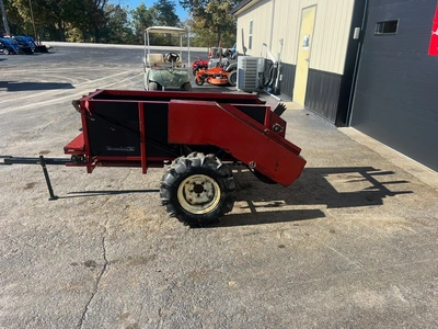 Roda 25 Bushel Manure Spreader | County Equipment Company LLC (4)