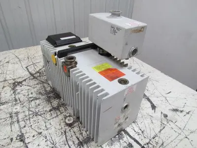 Pfeiffer UNO-016-B Rotary Vane Vacuum Pump .74 HP 265/460V 60 Hz