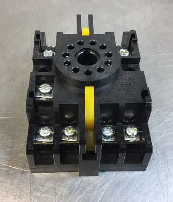 OMRON 11PFA Electromechanical Relay Socket 11Pins 4H