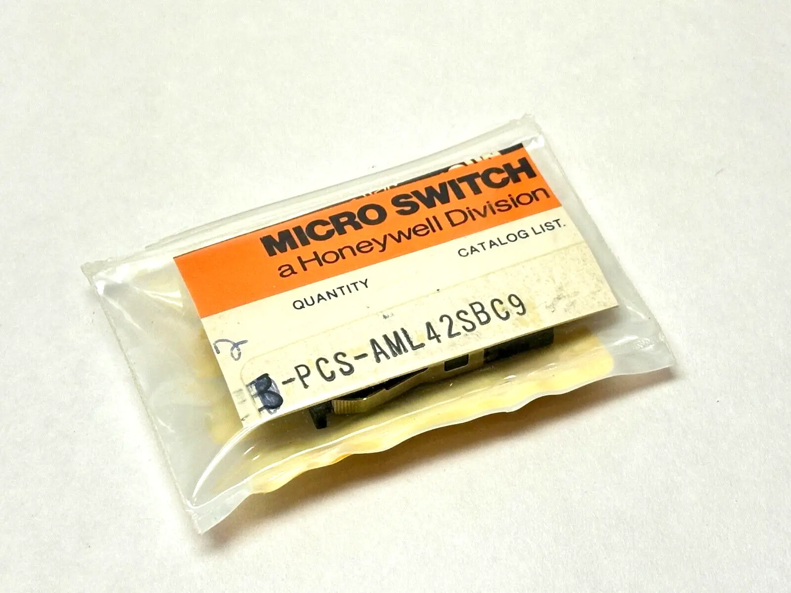 AML42SBC9 | Honeywell  Microswitch Panel Indicator Light Red - New